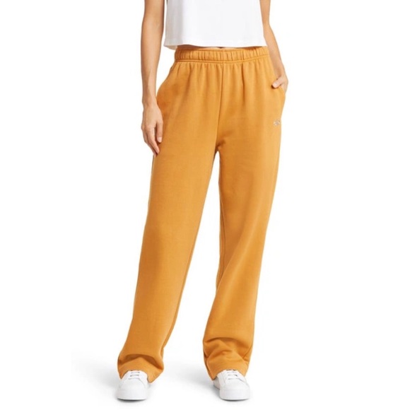 ALO Yoga Pants - Alo Yoga Accolade Straight Leg Sweatpant Toffee XS